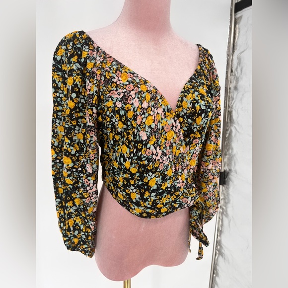NWT BCBGeneration Floral Blouse - Picture 8 of 16